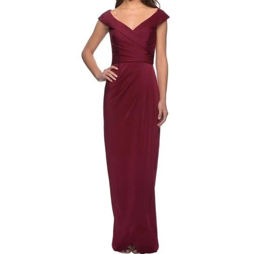 La Femme Surplice Off The Shoulder Column Gown Burgundy Size 4